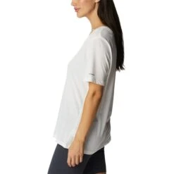 COLUMBIA Women's Bluebird Day Relaxed V-Neck Tee -Women Activewear 2085706 101 alt2