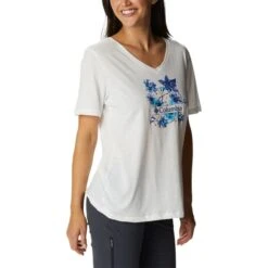 COLUMBIA Women's Bluebird Day Relaxed V-Neck Tee -Women Activewear 2085706 101 alt3